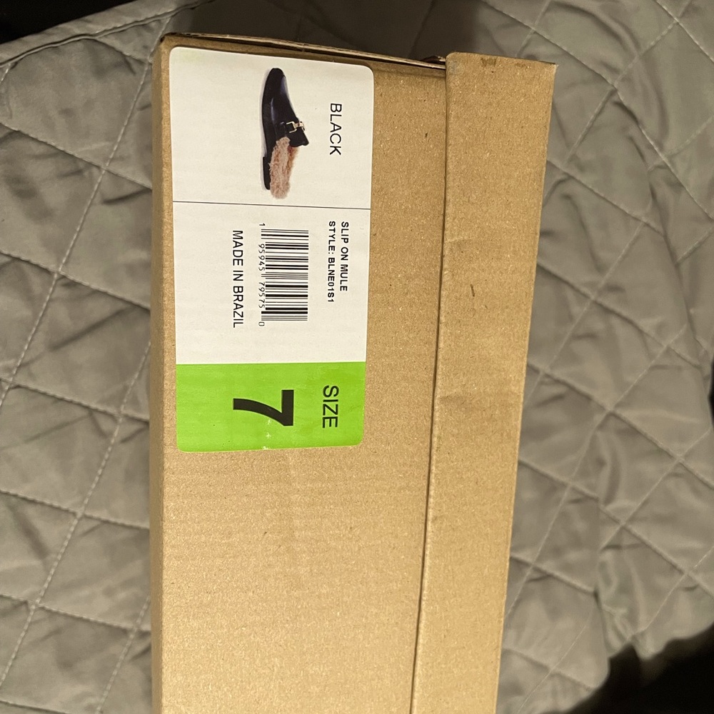 Steve Madden slip on shoes